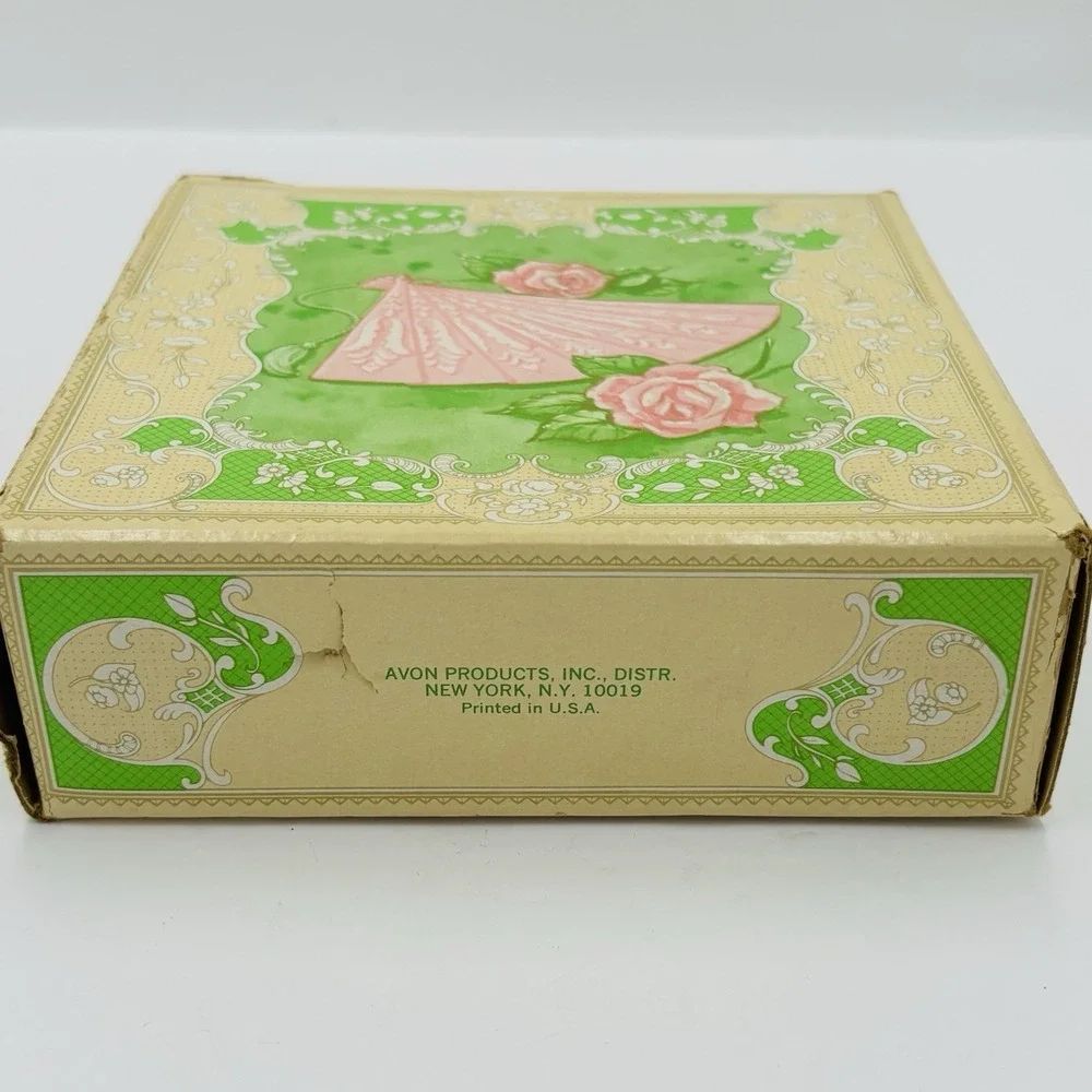 1970's Avon Hostess Fancy Soap Set NIB Fan-Shaped Glass Dish 5 Pink Soaps Retro